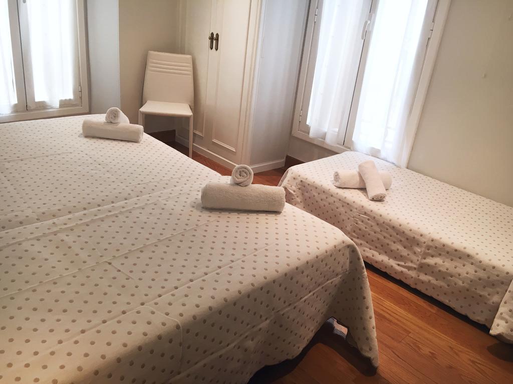 Pension Larrea San Sebastian Bagian luar foto